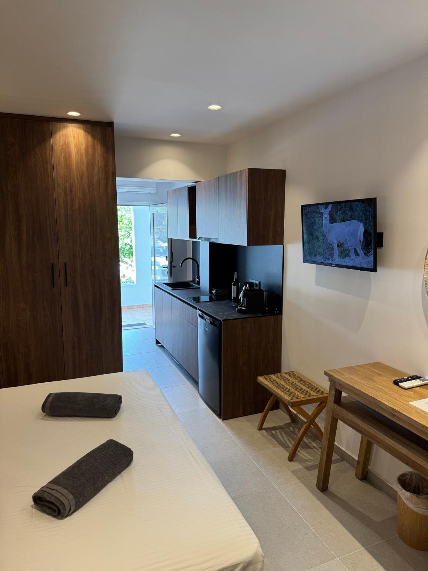 Johannes Boutique & Apartment Afantou