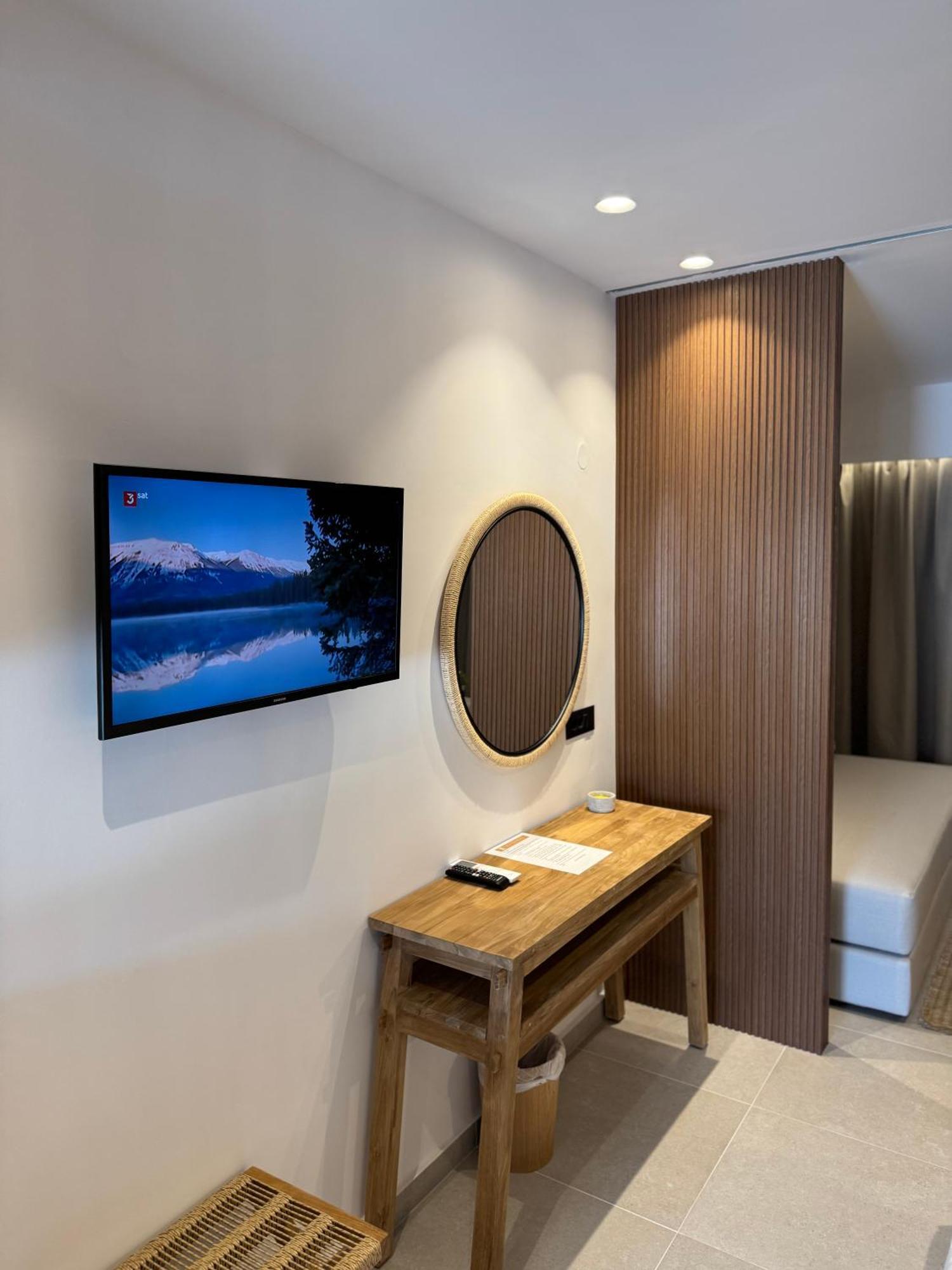 Johannes Boutique & Afantou